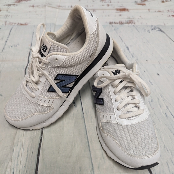 New Balance Shoes - New Balance 311 tennis shoes